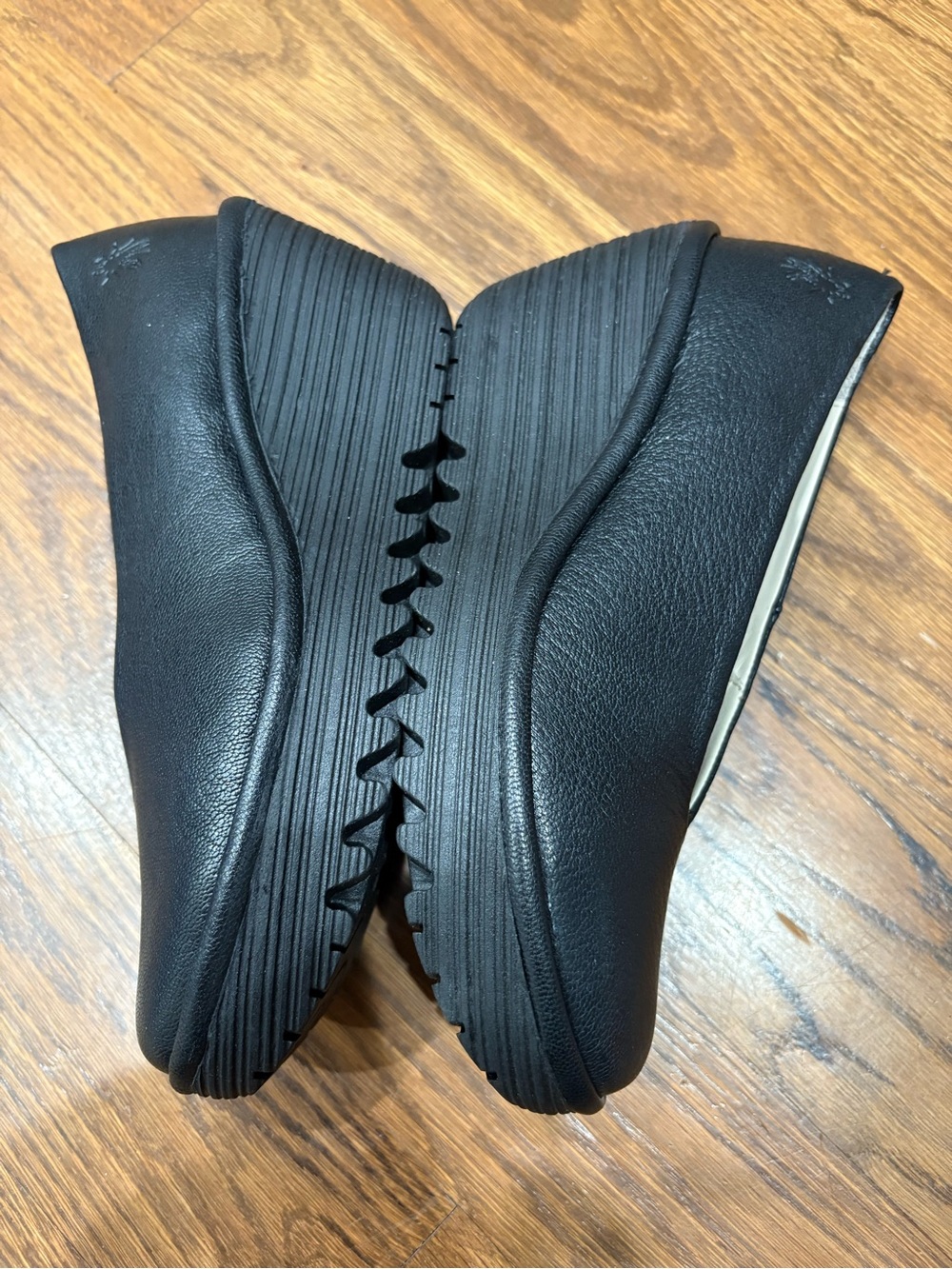 FLY London Black Leather Slip-On Flats Platform 35/5 - Picture 10 of 10